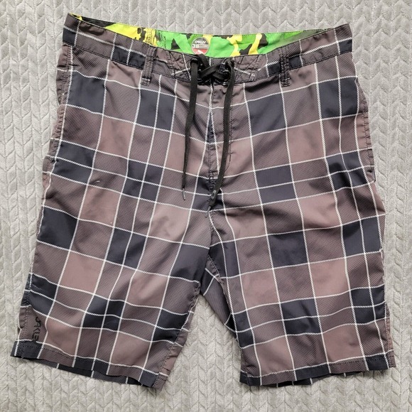 Oakley Board Shorts Mens Size 38 Gray Black Plaid Swim Trunks Amphibian - Picture 1 of 13